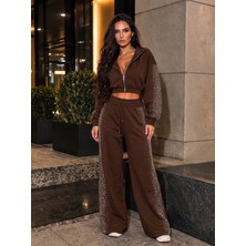 Moda Şehri Kadın Taş Baskı Detaylı Fermuarlı Crop Sweatshirt ve Geniş Paça Eşofman Takımı