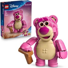 Die Grup LEGO ǀ Disney ve Pixar Oyuncak Hikayesi Yumuş 43306-9 Yaş ve Üzeri Çocuklar Için Yaratıcı Oyuncak Ayıcık Modeli Yapım Seti (570 Parça)