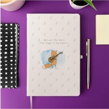 Khi-Zai Sen Kalbimde Çalan Müziksin Mottolu Minimal Tasarımlı Çizgili Not Defteri 13 cm x 21 cm 100 Yaprak