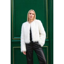 Elegance Scarf Yakasız Premium Lolita Suni Kürk Mont Ceket Beyaz