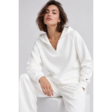 Tommy Hilfiger Interlok  Kumaş Rahat Kesim V Yaka Sweatshirt
