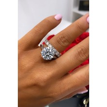 Crystal Diamond Zirconia Işıklı Kutuda 5 Karat Tektaş ve Tamtur Yüzük (Kararmaz)