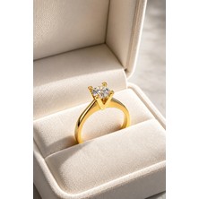 Crystal Diamond Zirconia Üst Kalite 1.01 Karat V Model Tektaş Yüzük