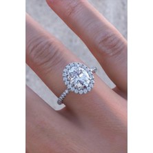 Crystal Diamond Zirconia Işıklı Kutuda 2 Karat Oval Tektaş Yüzük