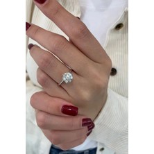 Crystal Diamond Zirconia Işıklı Kutuda 1.50 Karat Tektaş Yüzük