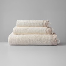 Gül Güler Dantelli Banyo Havlusu Açelya