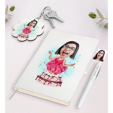 BK Gift Kişiye Özel Kadın Doğum Günü Karikatürlü Beyaz Defter Kalem ve Anahtarlık Hediye Seti