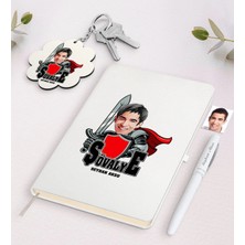 BK Gift Kişiye Özel Şövalye Karikatürlü Beyaz Defter Kalem ve Anahtarlık Hediye Seti-2