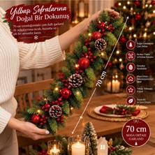 Ecrella 70 cm Premium Yılbaşı Çam Dalı Garland – Kırmızı Yılbaşı Topları, Kokina ve Kozalak Süslemeli Masa Dekoru