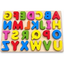 Rafta Ahşap Alfabe Puzzle ile Eğitici Oyun Deneyimi