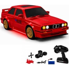Rafta Uzaktan Kumandalı Retro Drift Arabası Retro Efsane Kasa 30 Km/h Sürat Yapabilen 4x4 Şarjlı Hız Ayarlı LED Işıklı 7 Farklı Renk 2 Farklı Mod (Kırmızı)