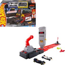 Rafta Hot Wheels F1 Hızlı Başlangıç Pisti- Yenilenen Arabalar, 1:64 Ölçekli Oracle Red Bull Racing ve Visa Cash App Racing Bulls Formula 1 Takımı Araçları, JNN35