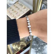LinAlya Jewelry Damla ve Baget Detaylı Silver Model Bileklik (Kararmaz)