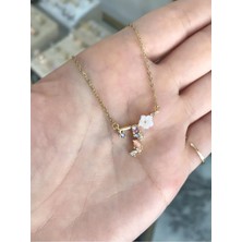 LinAlya Jewelry Çelik Çiçek ve Taş Detaylı Harf Kolye (T Harfi)