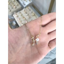 LinAlya Jewelry Çelik Çiçek ve Taş Detaylı Harf Kolye (H Harfi)