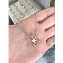 LinAlya Jewelry Çelik Çiçek ve Taş Detaylı Harf Kolye (K Harfi)