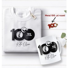 Bk Gift 100. Yıl Hatırası Beyaz Tişört, Kupa Bardak ve Gold Metal Rozet Hediye Seti, 29 Ekim Hediyesi, Cumhuriyet Bayramı, 100.YIL Hediyesi