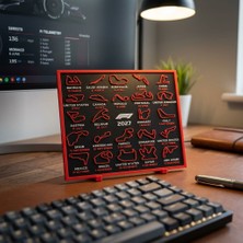 Formula 1 2027 Sezonu Yarış Takvimi – 3D Dekoratif Masa Süsü & Duvar Tablosu (22X25 Cm)