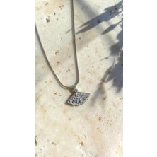 Dore Collection Baget Zirkon Taşlı Yelpaze Formlu Paslanmaz Çelik Kolye