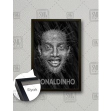 SML Tablo Ronaldinho Barcelona Efsane Futbolcu Ronaldo De Assis Moreira Siyah Beyaz Çerçeveli Dikey Kanvas Tablo
