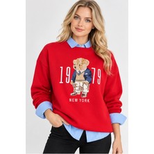 Mevese Kadın Beyaz Teddy Nakışlı Bisiklet Yaka Sweatshirt - Peluş Kabartma Nakış Detaylı Rahat Kesim Sweat- Kırmızı