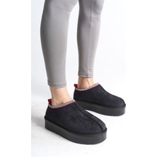Deridün Yıldız Shoes Leıla Bağcıksız Düz ve Kalın Taban Içi Kürklü Kısa Süet Kadın Bot Sst - Siyah