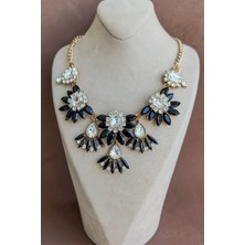 Dore Collection Gothic Glam Siyah Mekik Taşlı Şeffaf Kristal Detaylı Yaka Kolye