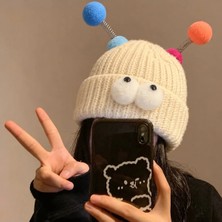 Syn Shop Krem Kawaiii Eğlenceli Genç Erkek Kız Çocuk Göz Detaylı Renkli Yaylı Ponponlu Örgü Bere Kulak Kapatmalı Kışlık Şapka