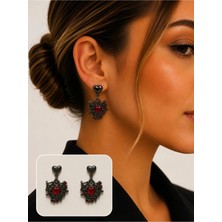 Syn Shop Gotik Kalp ve Örümcek Ağı Figürlü Sallantılı Küpe Kırmızı Taşlı Siyah Metal Y2K Punk Kadın Küpe