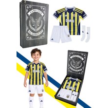Fenerbahçe 25/26 Çubuklu Forma, Şort, Çorap Set Lazer Kutu Hediyeli