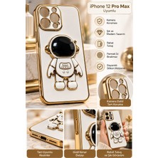 Gato Shop iPhone 12 Pro Max Kılıf Beyaz Gold Kenarlı 3D Astronot Figürlü Kamera Korumalı Şık Tasarım