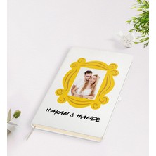 Bk Gift Kişiye Özel Fotoğraflı Friends Monica’s Kapı Çerçevesi Tasarımlı Beyaz Defter