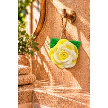 Emila Home Dekoratif Kokulu Sabun & Peeling Etkili Asılabilir Dekoratif Banyo Sabunu & Sarı Çin Gülü-Beyaz Şekilli Katı Sabun 10X10 cm