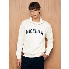 LC Waikiki Xsıde Bej Dik Yaka Uzun Kollu Nakışlı Erkek Kalın Sweatshirt