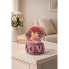 Ms Aşk Temalı LED Işıklı Kar Küresi 9 cm – Romantik & Anlamlı Sevgili Hediyesi