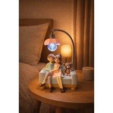 Uravas Store Uraselect Romantik Çift Figürlü Işıklı Biblo – Genç & Yatak Odası Dekoru - Sevgiliye Hediye, 18 cm Pembe