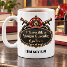 Kişiye Özel Itfaiyecilik ve Yangın Güvenliği Öğretmeni Itfaiye Kaskı ve Balta Desenli Siyah Altın Amblem Kupa Bardak