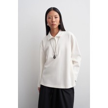 Kadriye Baştürk Yırtmaçlı Polo Yaka Sweatshirt Ekru