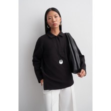Kadriye Baştürk Yırtmaçlı Polo Yaka Sweatshirt Siyah