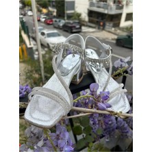Scarpe Magiche Kız Çocuk Gümüş Taşlı Abiye Sandalet Bilekten Bağlamalı Şık Davet Ayakkabısı