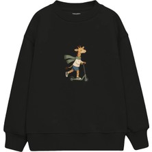 The Lucid Lab Giraffe On A Kick Scooter With A Scarf Çocuk Sweatshirt