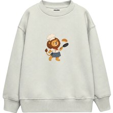 The Lucid Lab Lion Chef Tossing A Pancake Çocuk Sweatshirt