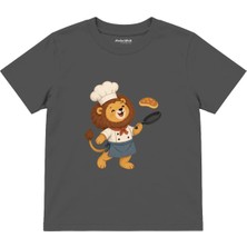 The Lucid Lab Lion Chef Tossing A Pancake Çocuk Tişört - Antrasit