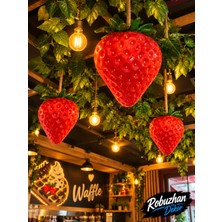 Dekoratif Maket Çilek 30 cm – Askılı Waffle Cafe Dekoru – Gerçekçi Tavan Süsü