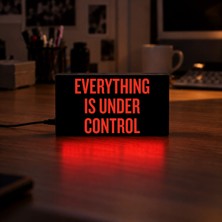 Gişe Arts Masa Lambası - Everythıng Is Under Control (Her Şey Kontrol Altında.) 2 Adaptörlü Dekoratif & Hediyelik Lamba