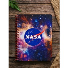Mr Nasa Temalı Spiral Çizgili Defter – 80 Yaprak, 160 Sayfa (18 x 24 Cm)