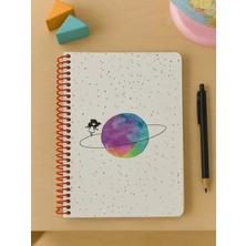 Mr Satürn Kız Tasarımlı Spiralli Kareli Defter – 80 Yaprak, 160 Sayfa (18 x 24 Cm)
