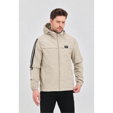 Level High Erkek Spor Yağmurluk Bej – Kapüşonlu, Siyah Şerit Detaylı, Hafif Rüzgarlık, Outdoor Mevsimlik