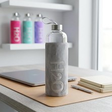 MSP Peluş Kılıflı 1 L (1000 Ml) Borosilikat Cam Matara, H2O Nakışlı Yumuşak Kılıf, Metal Kapak ve Taşıma Askılı Cam Su Şişesi, 27 × 8 Cm, Ev Ofis Spor Seyahat Günlük Kullanım, 6 Renk Seçeneği