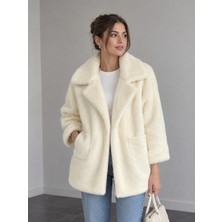 Hot Fashion Cep Detaylı Astarlı Kürk - Ekru